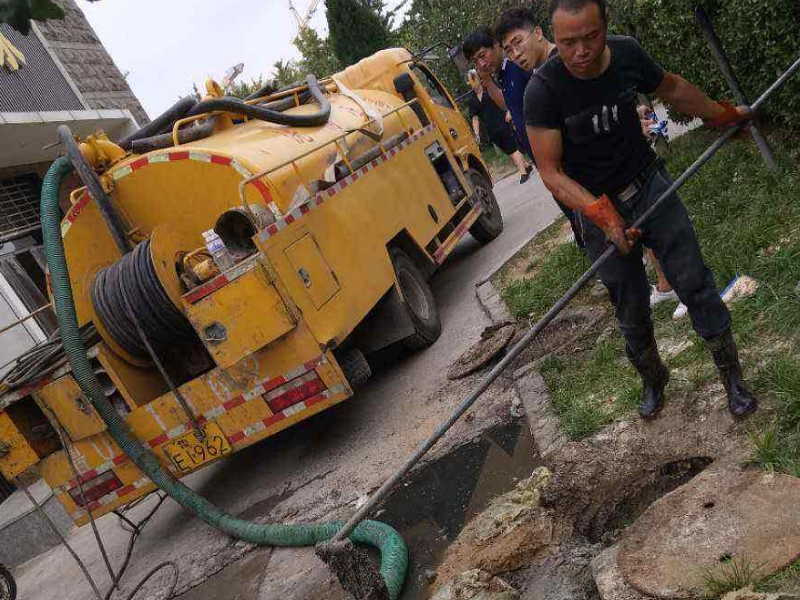 南京江宁区附近管道疏通师傅疏通下水道